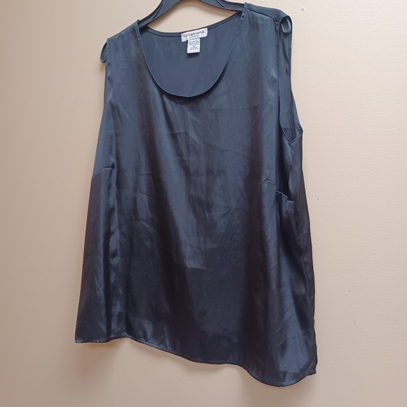 Notations basic black tank - Picture 2 of 9